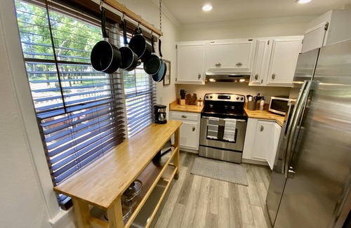 Odessa Cabaña | Cozy Cottage - Close to Everything, Nature Lovers Dream!