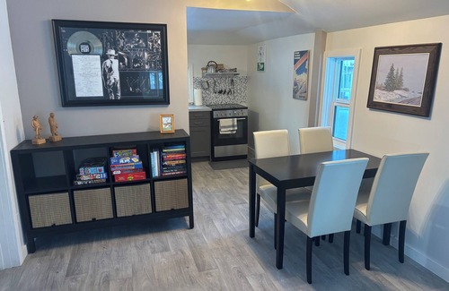 Division No. 16 Cabaña | Cozy cottage. Close to the Vine Chapel, Asessippi Ski Hill, Lake of the Prairies