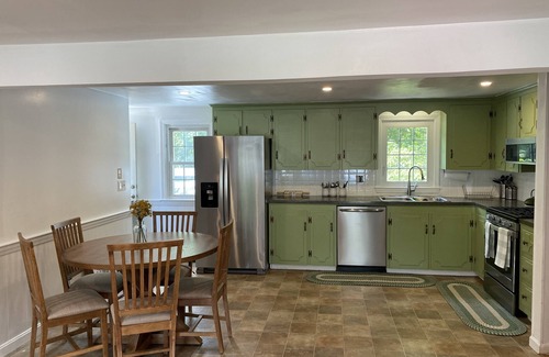 South Dennis Cabaña | Cozy Cottage. Close to the Beach!