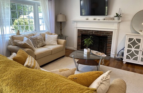 South Dennis Cabaña | Cozy Cottage. Close to the Beach!