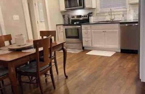 South Cleveland Casa | Cozy Cottage Downtown Cleveland