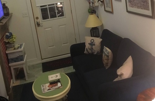 Nantucket Town Cabaña | Cozy cottage great mid island location 1 mile to beach and 1 mile to town
