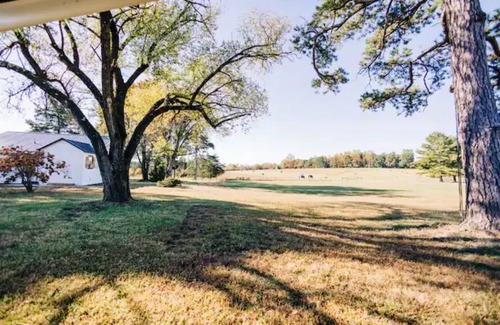 Buckingham Cabaña | Cozy Cottage Homestead in the heart of Virginia