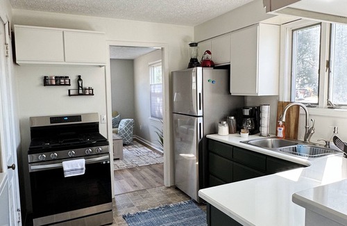 Avon Lake Casa | Cozy Cottage in Avon Lake, OH. Pet Friendly!