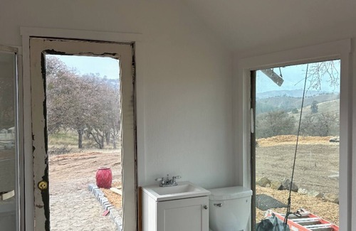 Hollister Cabaña | Cozy cottage in charming Paicines with WiFi