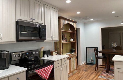 Johnson City Cabaña | Cozy Cottage in delightful Johnson City, Texas