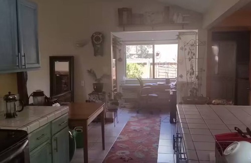 Carbondale Casa | Cozy Cottage In Downtown Carbondale