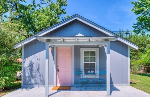 Helm Farm Cabaña | Cozy Cottage in Heart of OKC