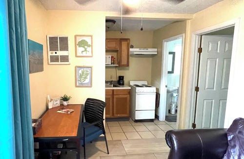 Hattiesburg Cabaña | Cozy cottage in Hattiesburg with AC, WiFi