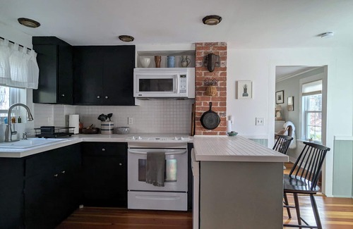 Norfolk Cabaña | Cozy Cottage in Historic Norfolk