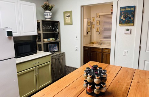 Lake Leelanau Cabaña | Cozy Cottage in Lake Leelanau PERFECT for couples / Leelanau County experience!