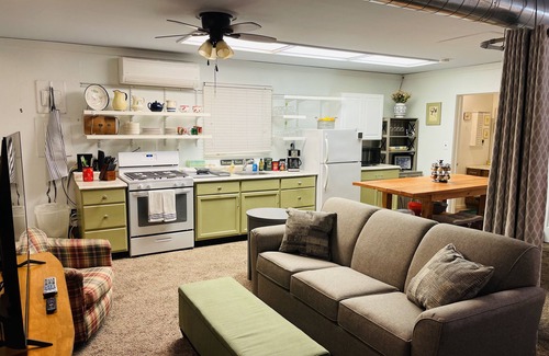 Lake Leelanau Cabaña | Cozy Cottage in Lake Leelanau PERFECT for couples / Leelanau County experience!