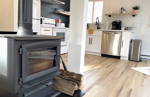 Locust Lake Village Cabaña | Cozy Cottage in Locust Lake w/ Seasonal Lake Views