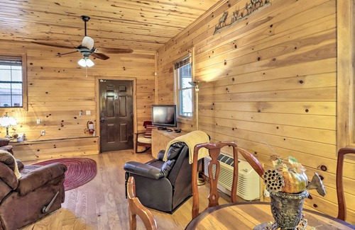Murphy Cabaña | Cozy Cottage in Murphy w/ Large Covered Porch