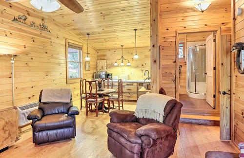 Murphy Cabaña | Cozy Cottage in Murphy w/ Large Covered Porch