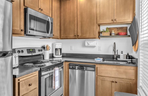 Lincoln City Casa | Cozy Cottage in Siletz Bay
