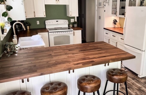 Dwight Cabaña | Cozy cottage in the woods (family & pet-friendly!)