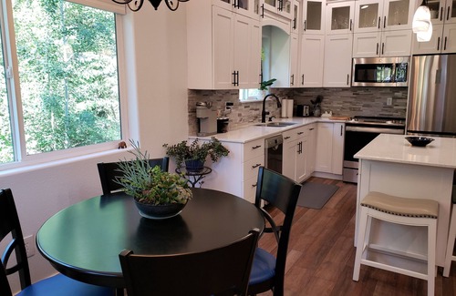 Columbia Falls Cabaña | Cozy Cottage in the Woods
