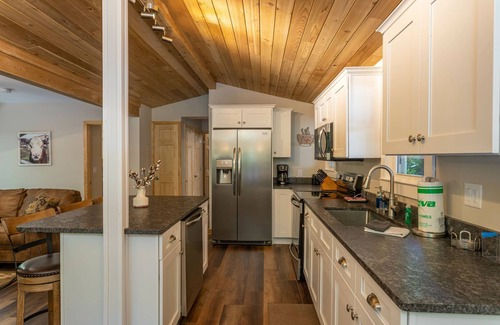 Boone Casa | Cozy Cottage - Located on App Ski Mtn Lower level game room, Firepit