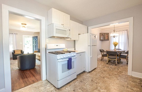 Winston - Salem Cabaña | Cozy Cottage minutes to Downtown