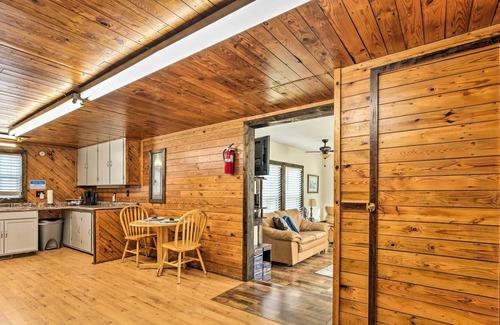 Lenoir Cabina | Cozy Cottage Near Broyhill Walking Park!