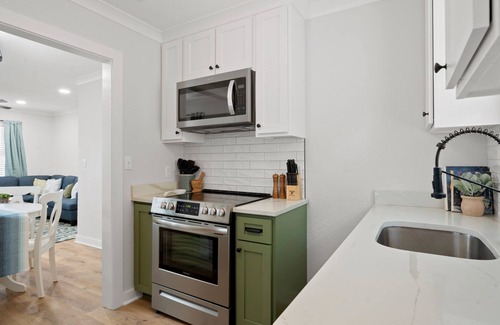 Laurel Cabaña | Cozy Cottage near Downtown Laurel!