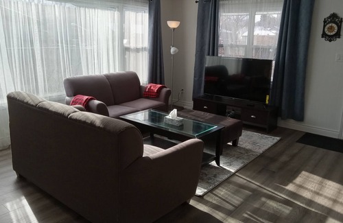 Alcona Casa | Cozy Cottage near Lake Simcoe