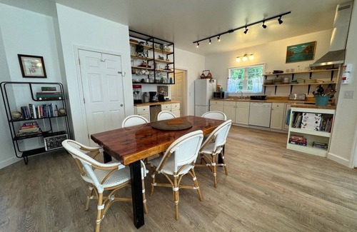 Albemarle Casa | Cozy Cottage near Lake Tillery, Uwharrie Forest. Bring boat or kayaks!