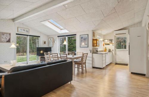 Ronbjerg Casa | Cozy Cottage Near Limfjorden