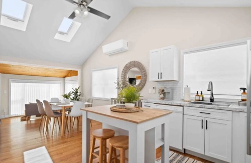 Portsmouth Cabaña | Cozy Cottage Near Newport & Bristol. Walk to Beach