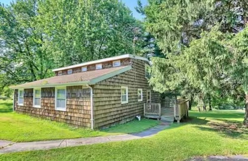 Waynesboro Cabaña | Cozy Cottage near Skiing, Gettysburg, and Hiking