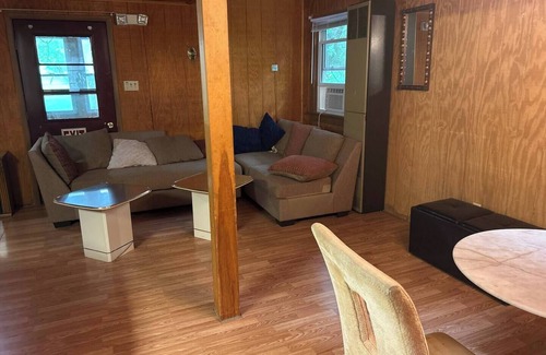 Waynesboro Cabaña | Cozy Cottage near Skiing, Gettysburg, and Hiking