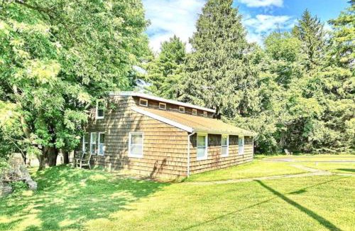 Waynesboro Casa | Cozy Cottage near Skiing, Gettysburg, and Hiking