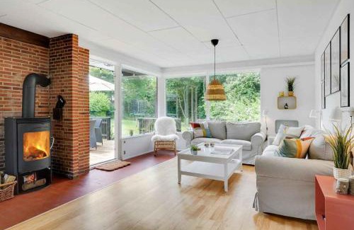 Udsholt Casa | Cozy Cottage Near The Beautiful Rågeleje Beach