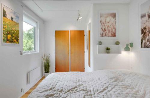 Udsholt Casa | Cozy Cottage Near The Beautiful Rågeleje Beach