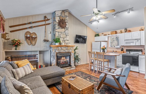 Chimney Rock Cabaña | Cozy Cottage Next to Chimney Rock State Park & Lake Lure Beach