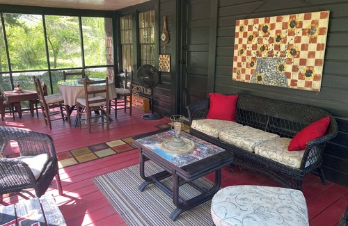 Adairsville Cabaña | Cozy Cottage on Creek 1/2 mi. from Barnsley Resort - No Cleaning or Pet Fees