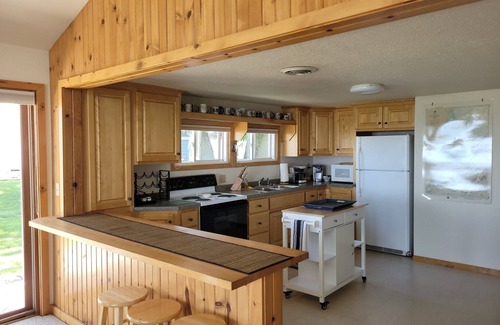 Green Bay Cabaña | Cozy Cottage on Green Bay - Between Door County, Green Bay (Lambeau), Fox Valley