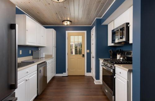 Warrensburg Casa | Cozy Cottage On Main