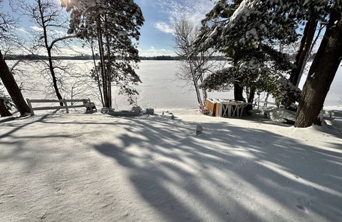Hatley Cabaña | Cozy Cottage on Pike Lake
