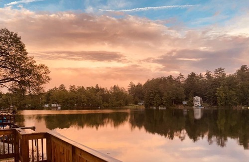 West Hopkinton Cabaña | Cozy cottage on Pleasant Pond