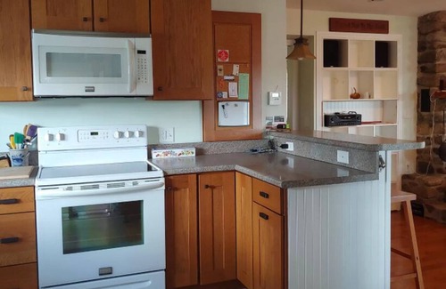Wakefield Cabaña | Cozy cottage on pristine Great East Lake