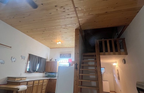 Whitewater Cabaña | Cozy cottage on Purdy Mesa