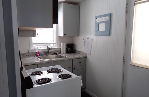 White Cloud Cabaña | Cozy cottage on Robinson lake