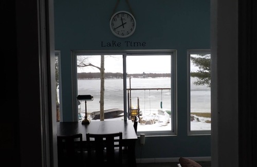 White Cloud Cabaña | Cozy cottage on Robinson lake
