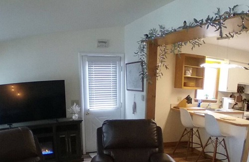 Dundee Cabaña | Cozy cottage on Waneta Lake in the heart of the Finger Lakes w/ dock access