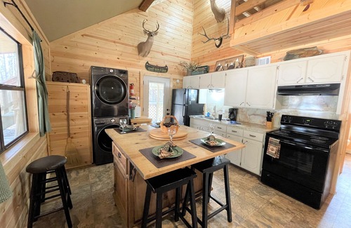 Broken Bow Cabaña | Cozy Cottage/Pet and Kid Friendly with Completely Fenced Property