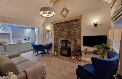 West Linton Cabaña | Cozy Cottage Retreat in West Linton