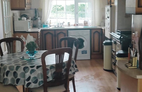 Listowel Casa | Cozy Cottage Retreat in Listowel pet Friend
