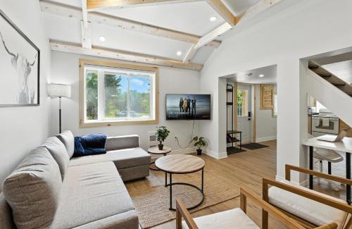 Hastings Highlands Casa | Cozy Cottage Retreat Private 2 Acres, Near Lake